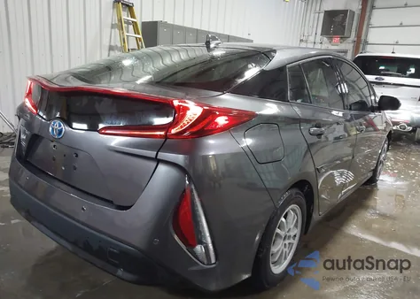 2018 Toyota Prius Prime Advanced z USA, uszkodzony, nr VIN JTDKARFP4J3073063